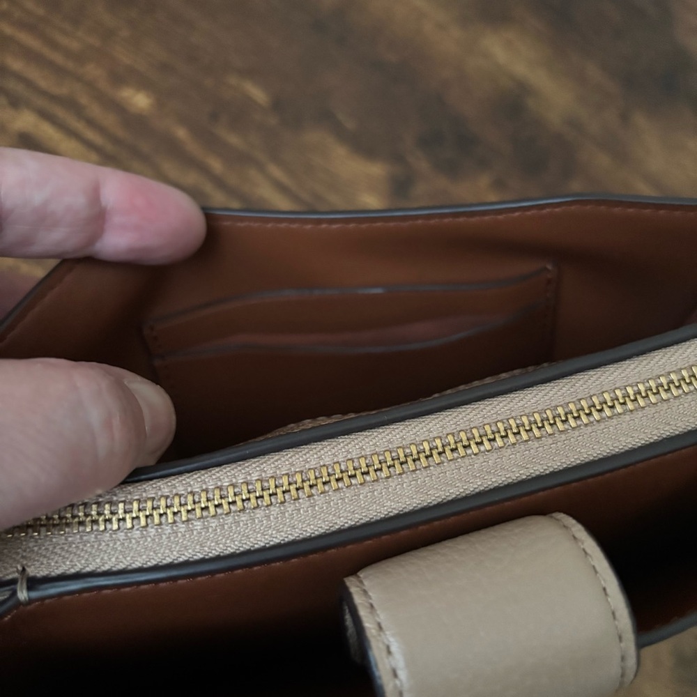 Coach Signature C Wallet on Chain Crossbody in Taupe - Picture 6 of 13